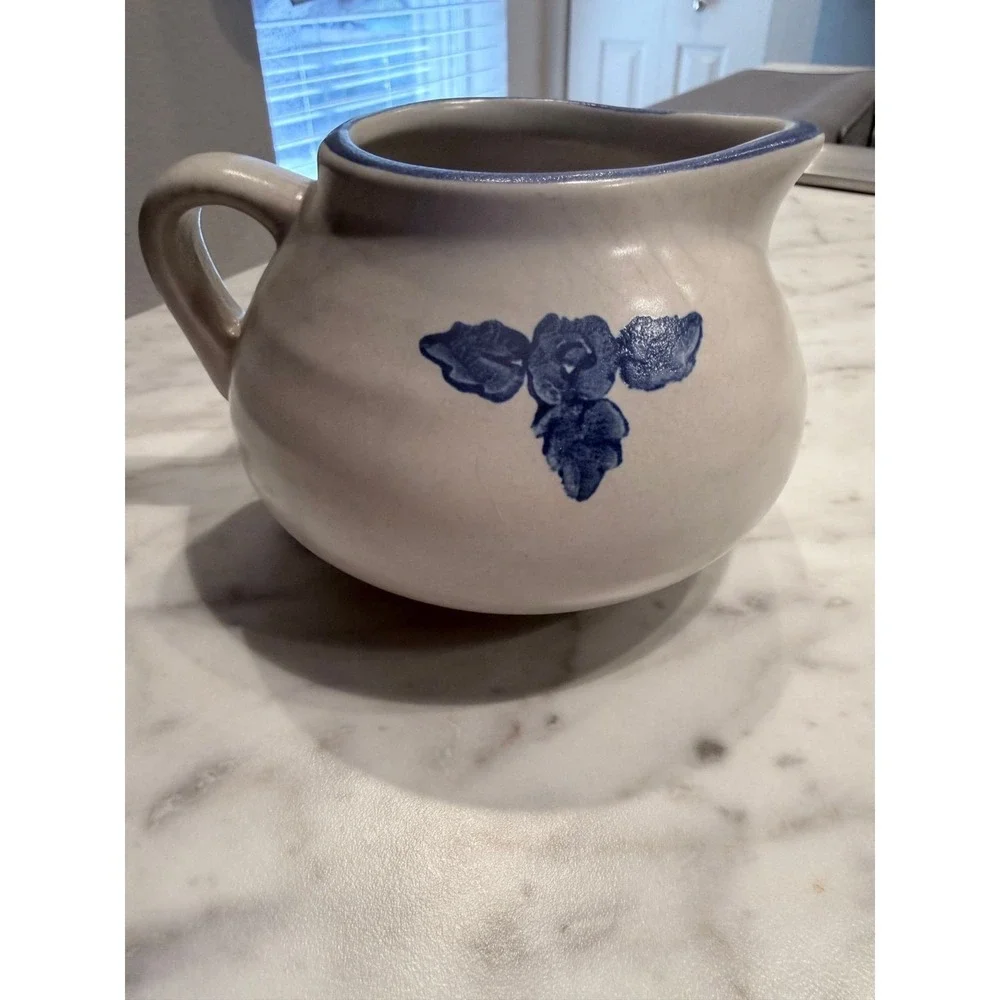 Pfaltzgraff Yorktowne Large Creamer/Gravy boat Blue Gray Stoneware USA Farmhouse